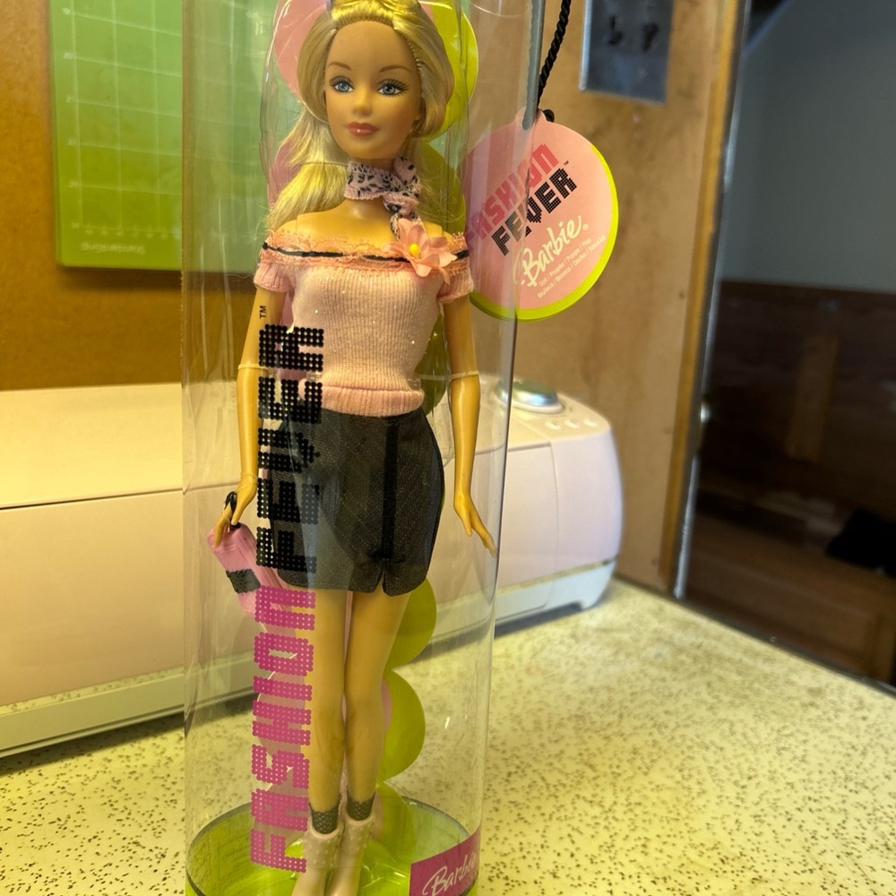 Barbie Fashion Fever Doll - Pink and Black Outfit